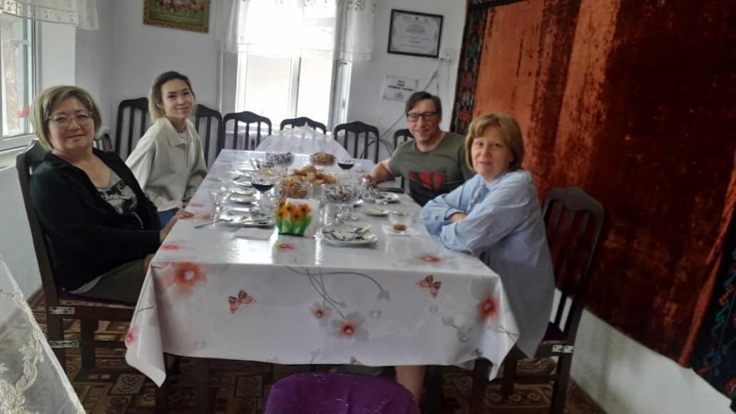 Guest House KAGAN Toktogul Extérieur photo