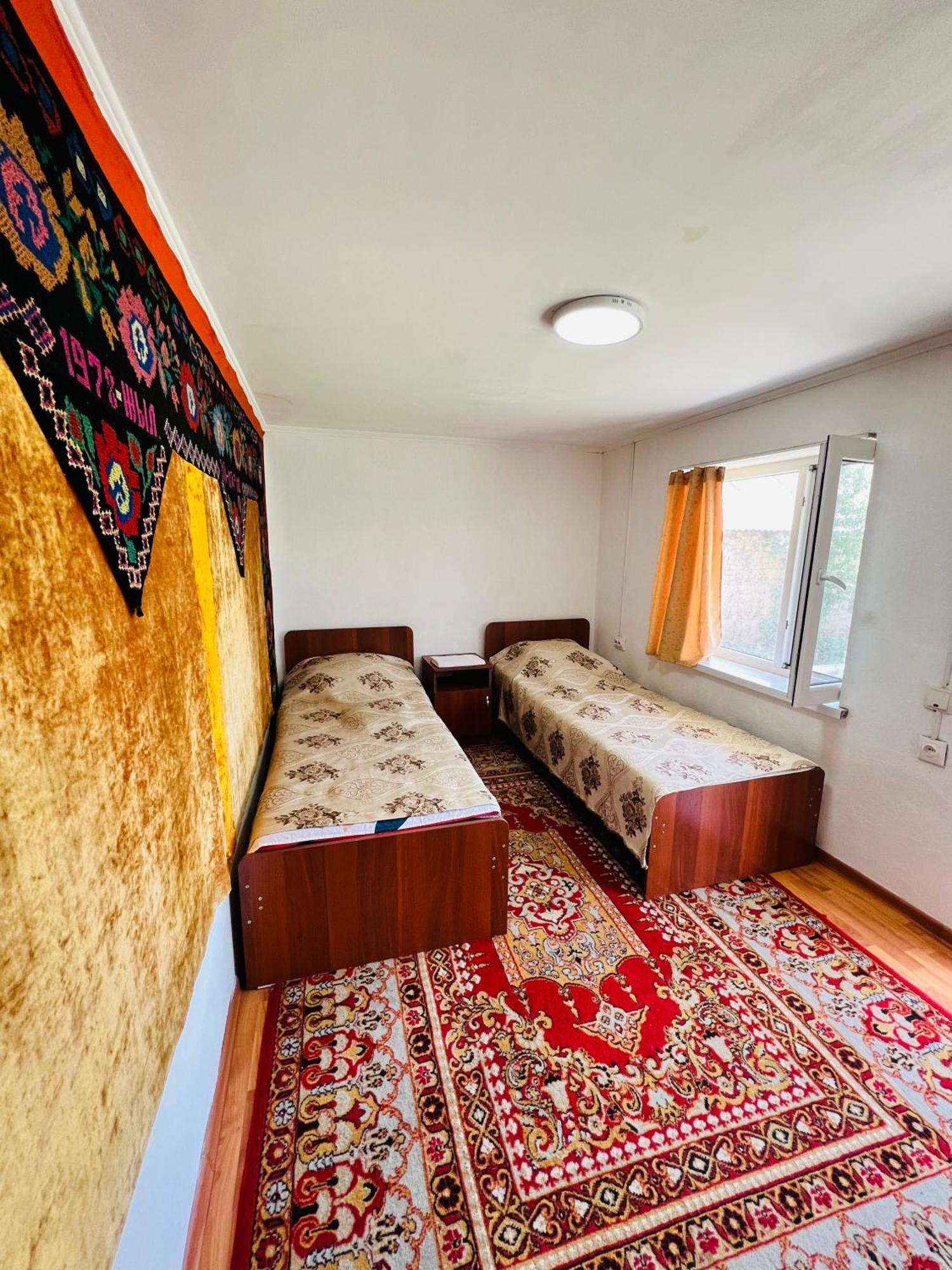 Guest House KAGAN Toktogul Extérieur photo